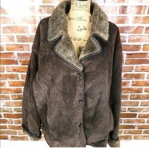 Women’s retro suede fake fur lined coat.